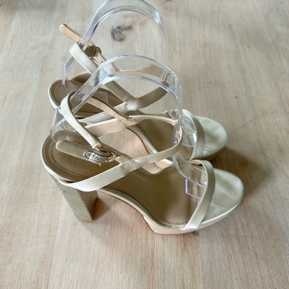 Imagine Vince Camuto Mika Platform Sandal in Gold Metallic - Picture 5 of 12